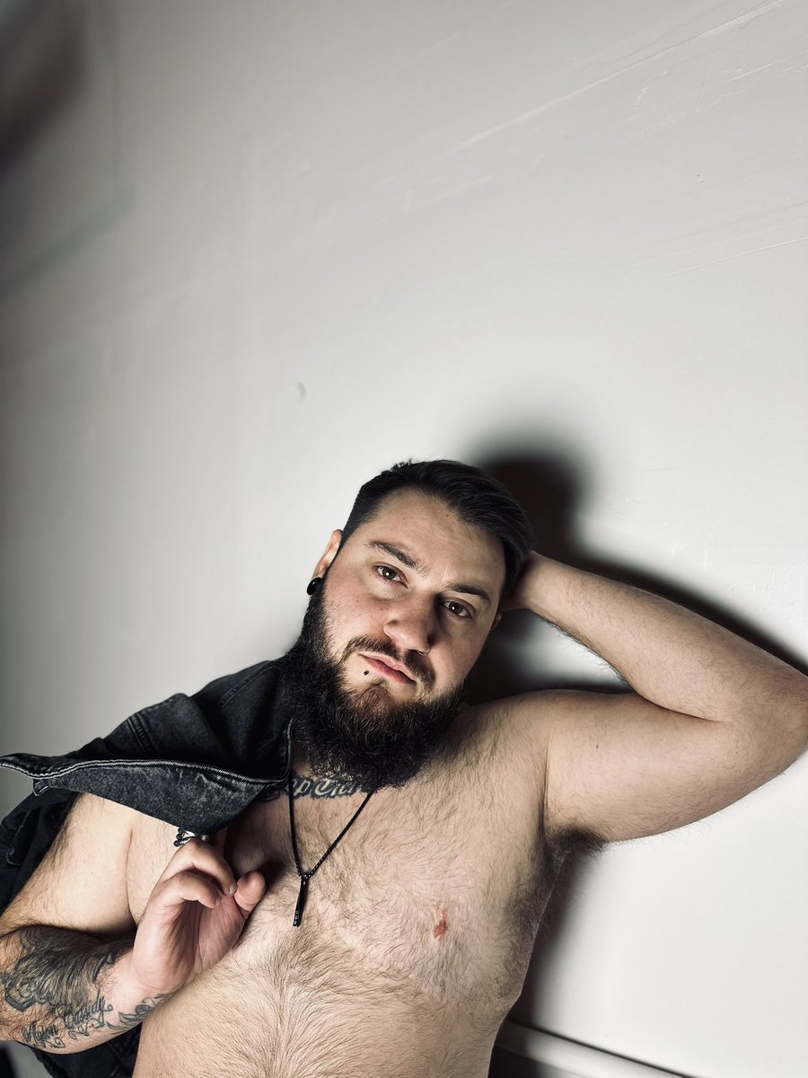 daxgreenSFW's tweet photo. Are you into transmen? 👀

#transman #ftm #transcreator https://t.co/ypPOxn5ajd