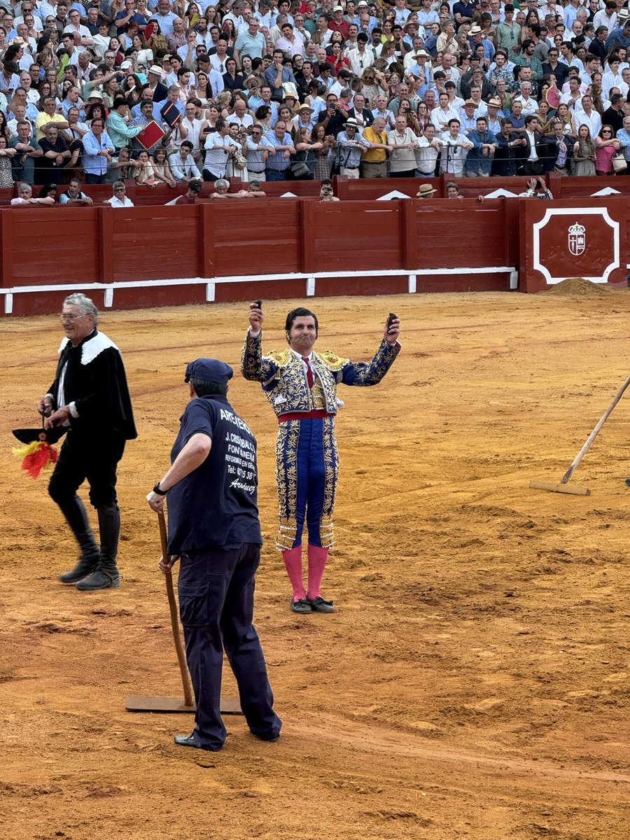 ifernandezsa's tweet photo. Qué tarde en Aranjuez. https://t.co/xZUSjKnf0K