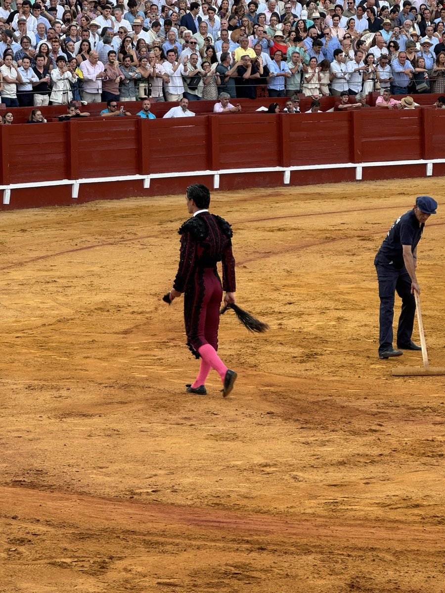 ifernandezsa's tweet photo. Qué tarde en Aranjuez. https://t.co/xZUSjKnf0K