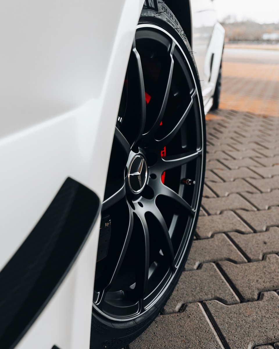 ApexDistrictX's tweet photo. C63 AMG Black Series https://t.co/YEMn9uQiUZ