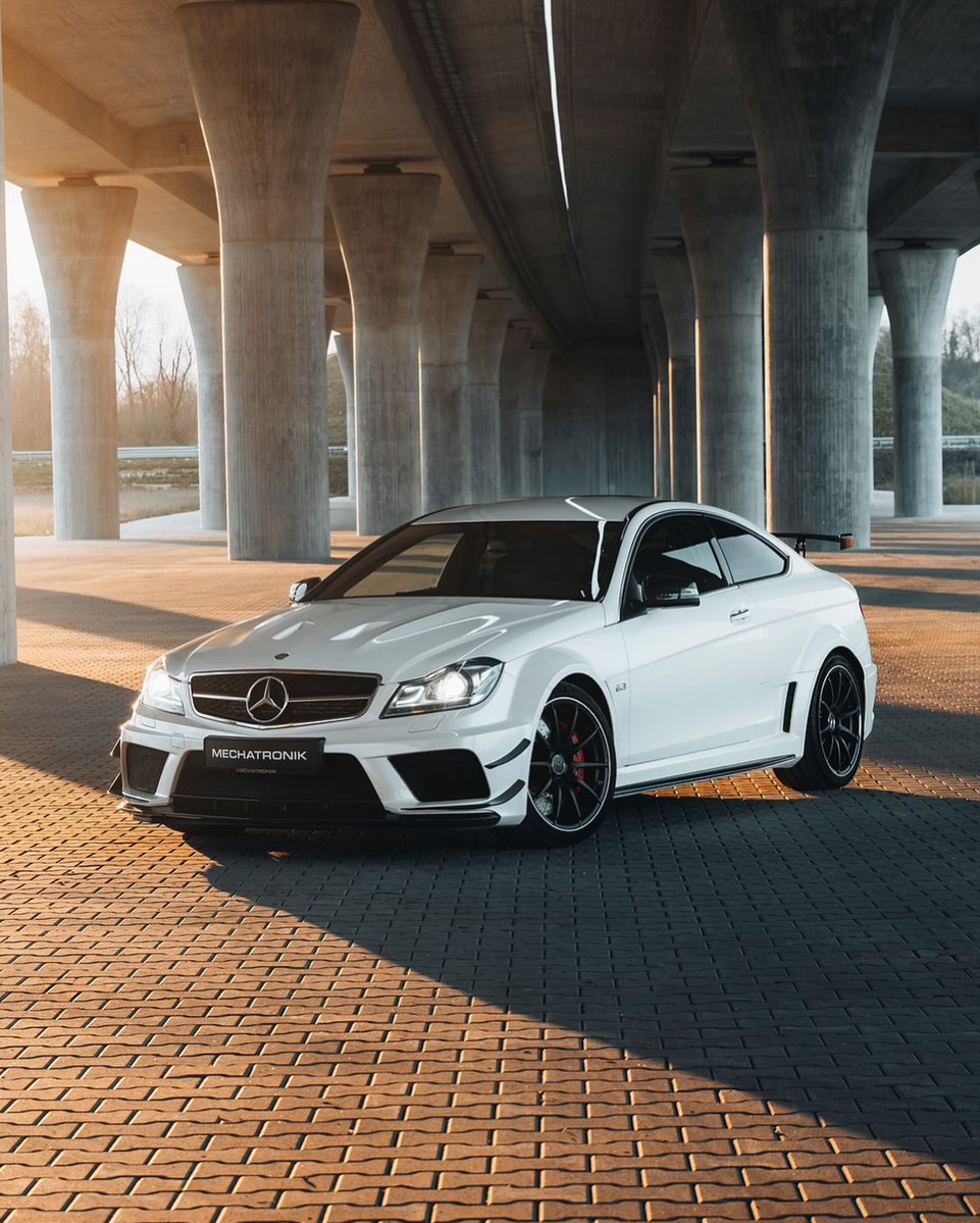 ApexDistrictX's tweet photo. C63 AMG Black Series https://t.co/YEMn9uQiUZ