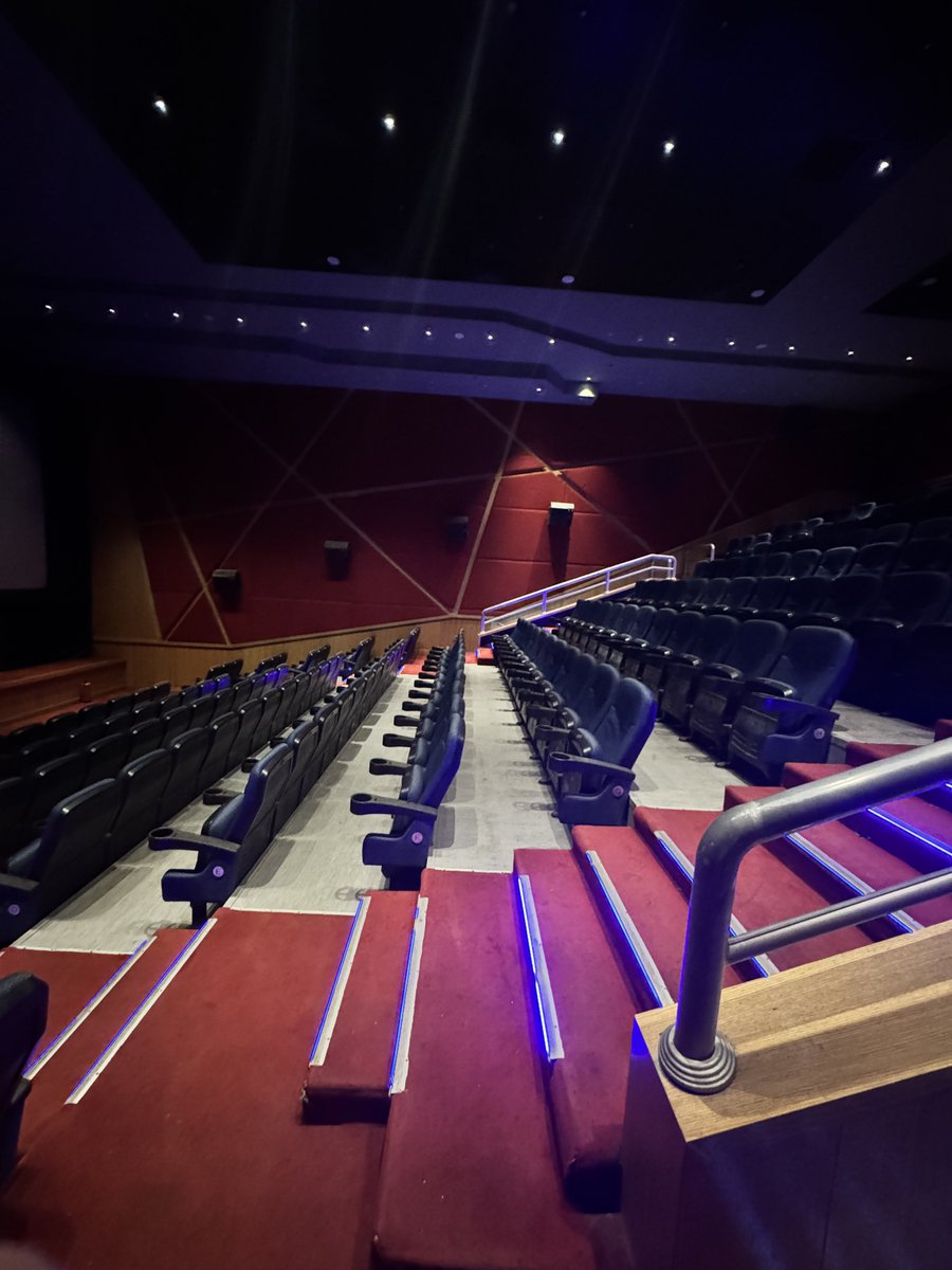 Sub_Ree's tweet photo. And somehow, once again, I had the entire theater to myself.

Just me, Mando, Grogu.

This is the Way. https://t.co/rpmAfUj275