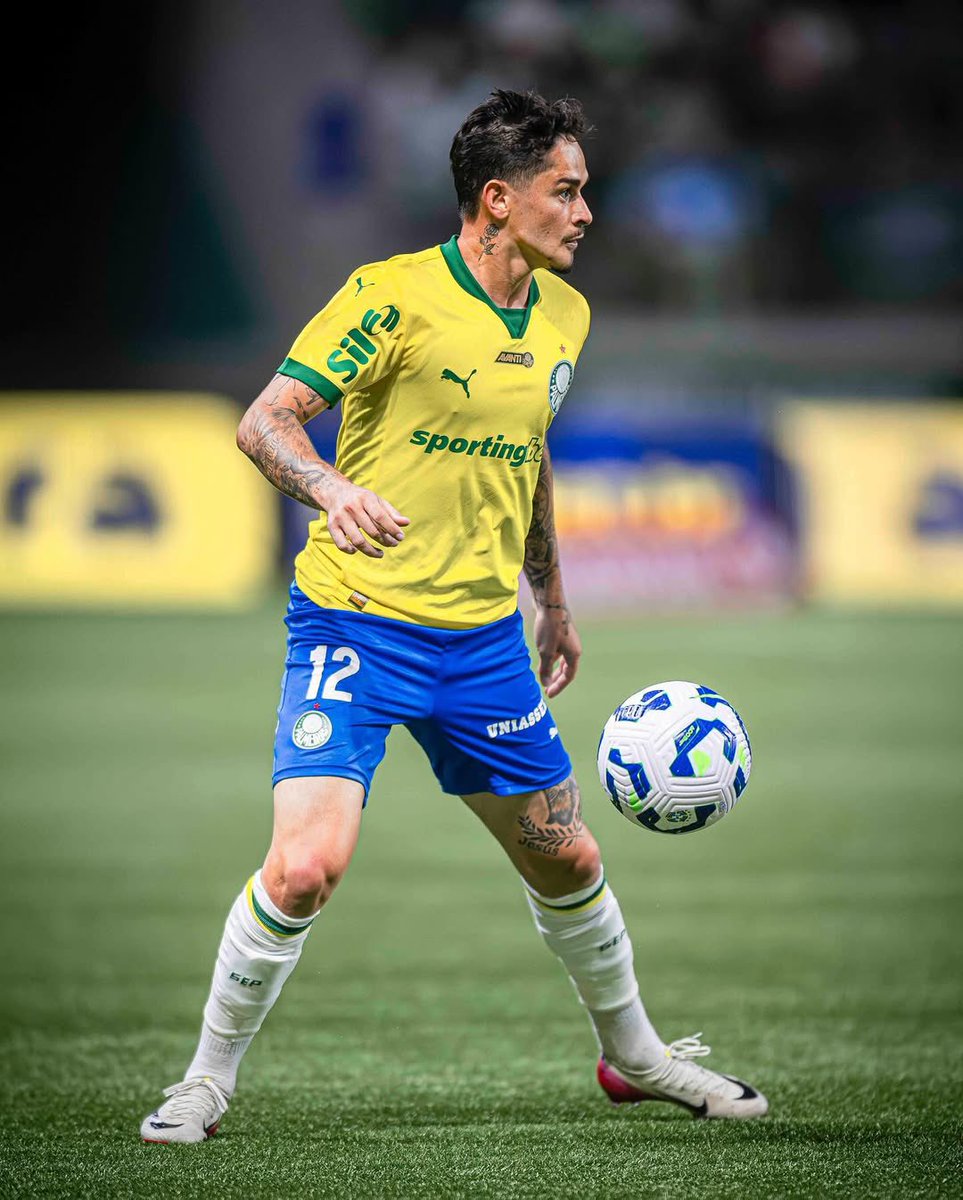 deprepalmeiras's tweet photo. Palmeiras não pode voltar da Copa do Mundo com esse desgraçado.

Jogador maldito, amaldiçoado. https://t.co/qFqjerCmri