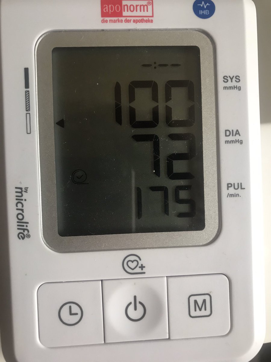julia___177's tweet photo. Ladies and gentelmen i present to you, a resting heartrate of 175 bpm https://t.co/2cMfDW8CmA