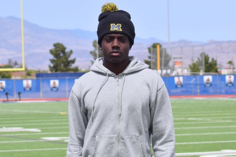 ethanmmcdowell's tweet photo. 3 ⭐️ S Maxwell Miles flipped from Michigan  to Minnesota.

Details: https://t.co/IyajtoDSQ4 https://t.co/QQ5tW0vDlq