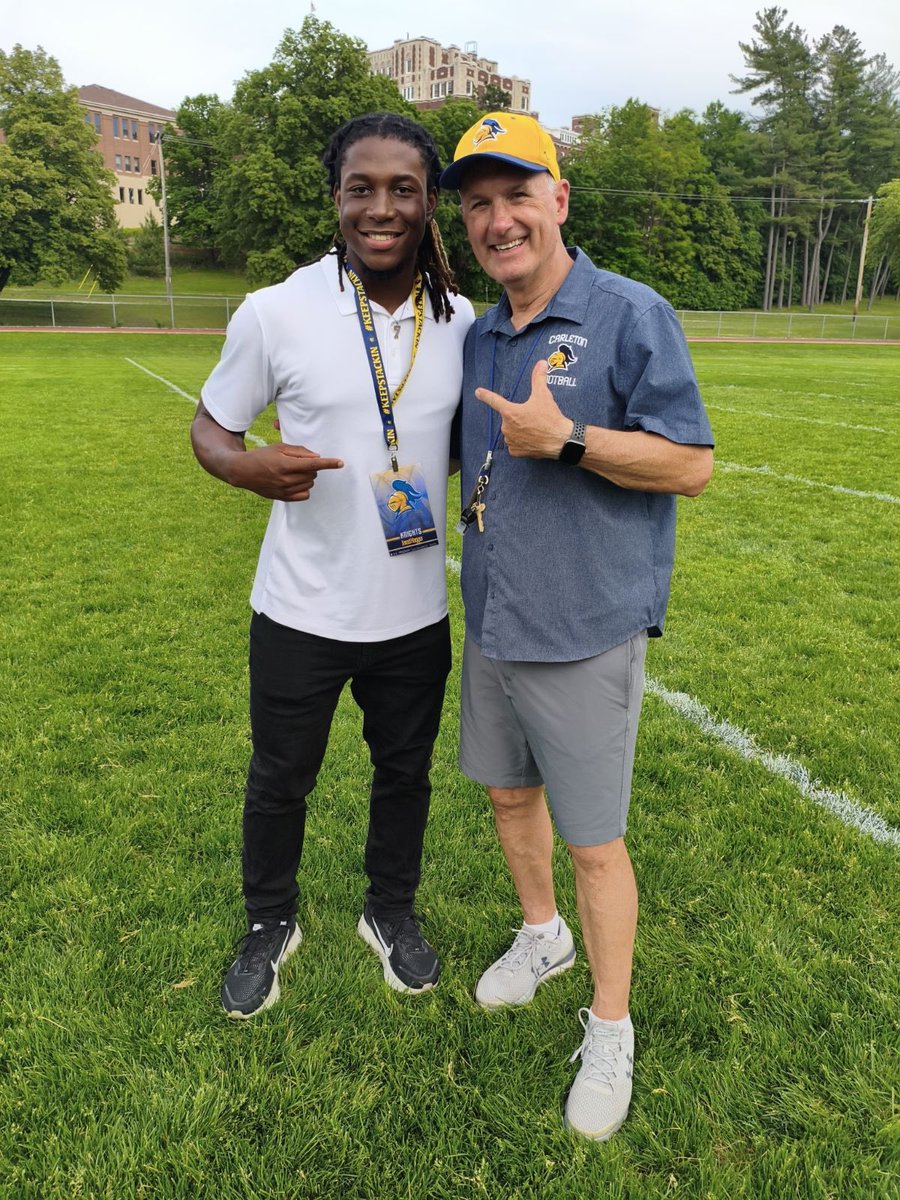 JaredTheQB's tweet photo. Thankful to receive an offer from @CarletonFB.  I appreciate @CoachSamKent , @CoachJournell and the entire staff for the campus tour. I’m truly grateful for the opportunity.
#KeepStackin #CHOP 

@LoneStarPrepsTX @PrepRedzoneTX @CoachOFagan @Springs_Sports @CSHSPanthersFB https://t.co/nPlCvymdgT