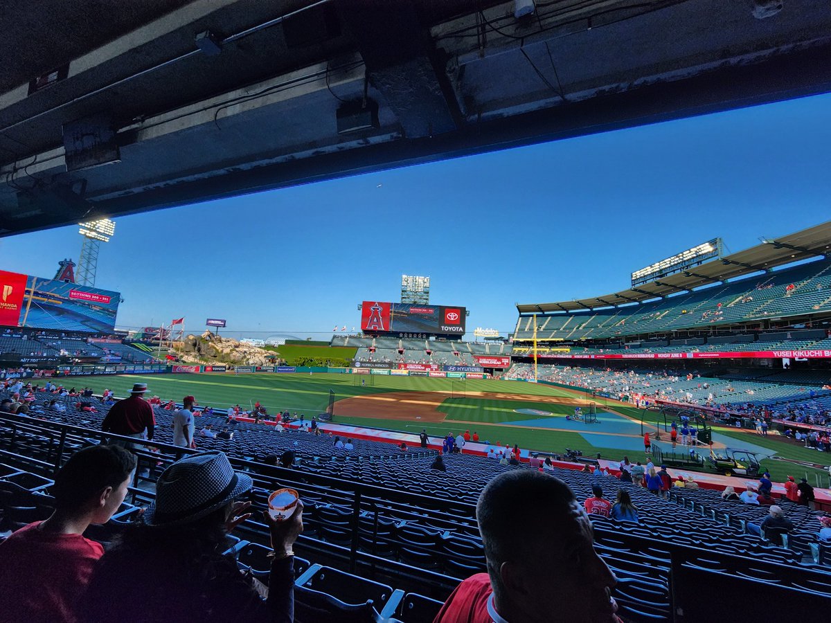 GeekDave's tweet photo. A late post but I went to an Angel game with my dad back on May 2nd. It was a great game. The Angels faced the Mets and won with a walk-off hit in extra innings. #Angels #baseball https://t.co/NmqJpibfTc