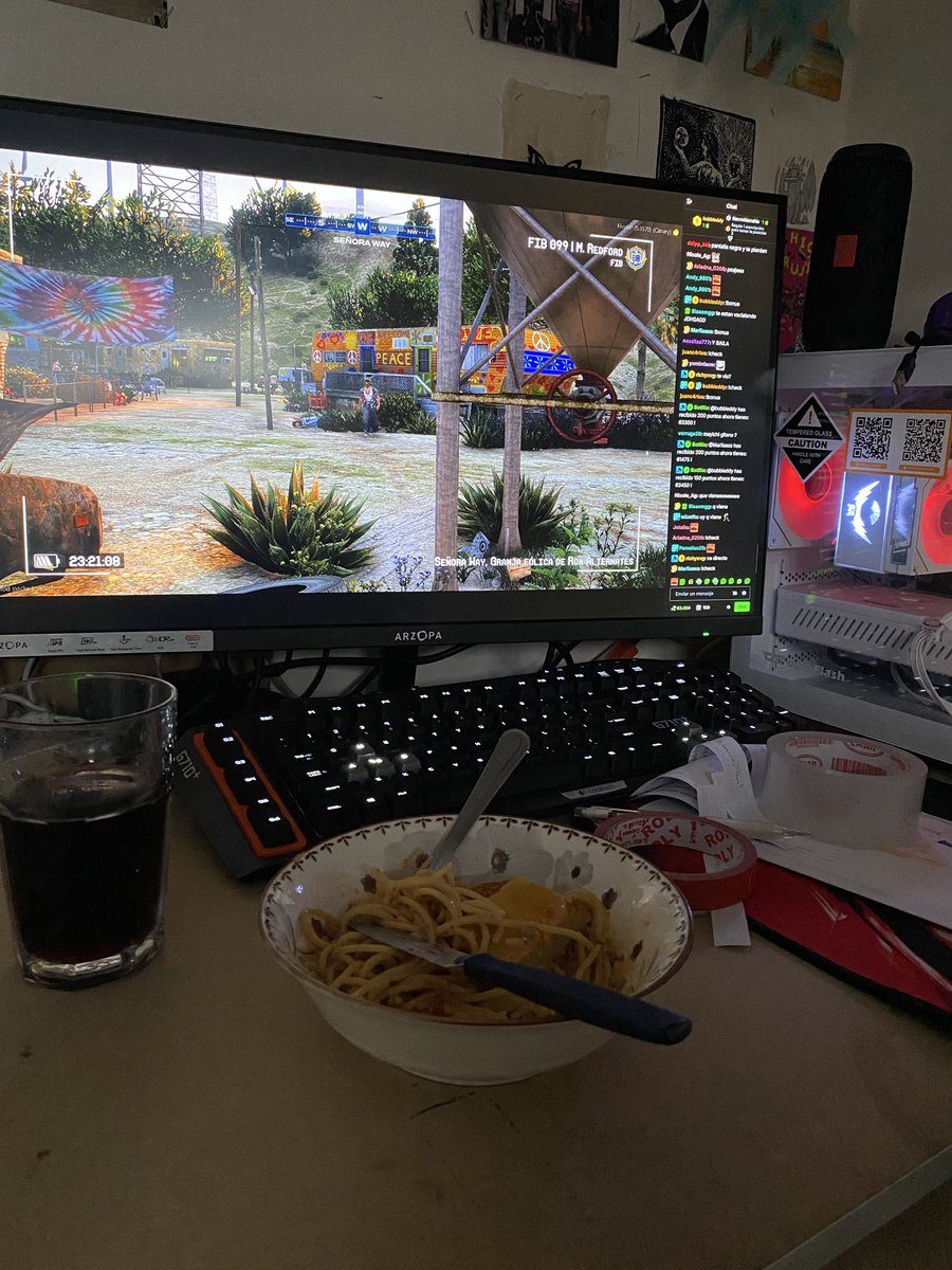 itzjaibapoppera's tweet photo. volví menos gordito pero cn buen pc 😛 https://t.co/MiJvopy32E