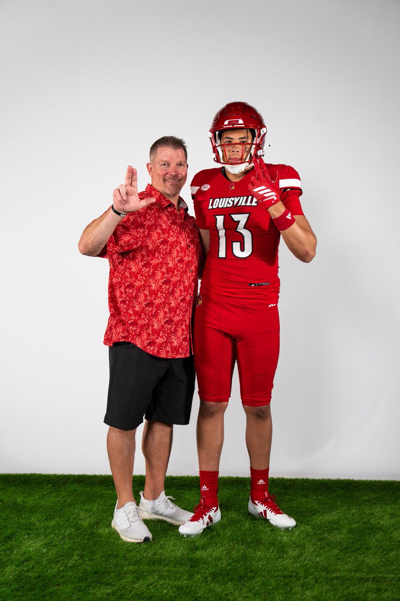 MunirL13's tweet photo. Love my New Home! #GoCards 

@vincemarrow @MarkIvey90 @JeffBrohm @TopTierUofL @UofLRecruiting1 https://t.co/jgCUCh79wm