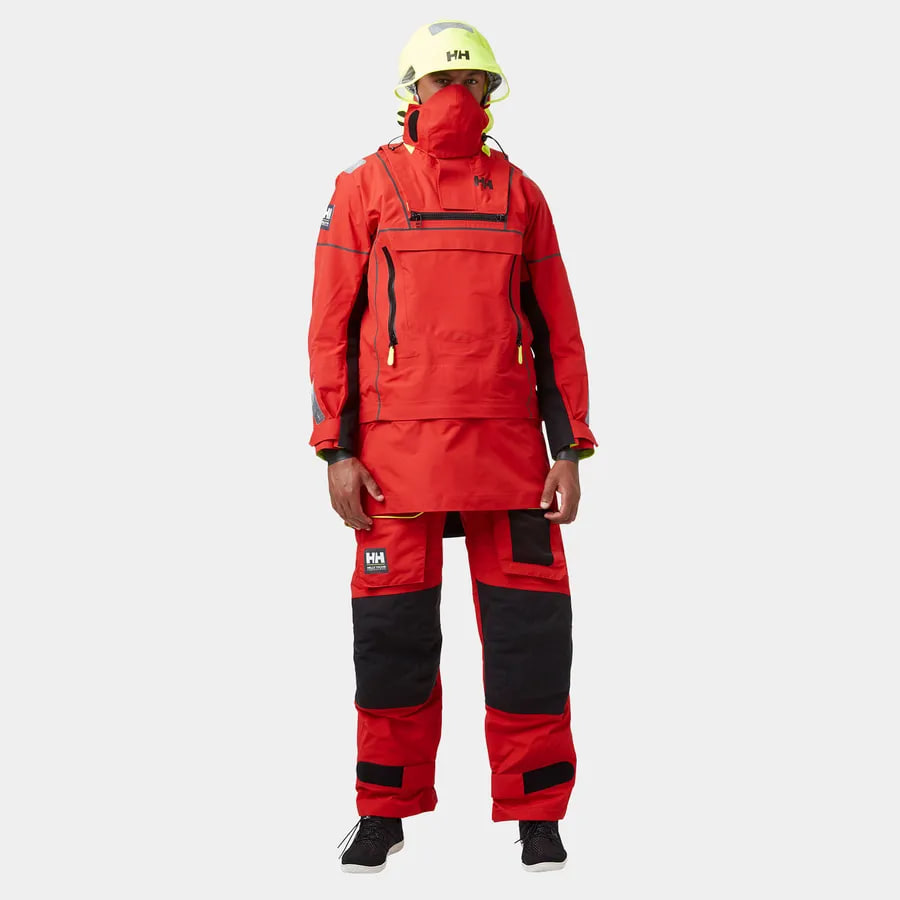 pidud_'s tweet photo. Modern Competitive Sailing is an excellent aesthetic inspiration for cyberpunk since it combines modern high tech materials normally mostly seen in military settings but with bright colors optimizing for visibility https://t.co/L93SohkXei