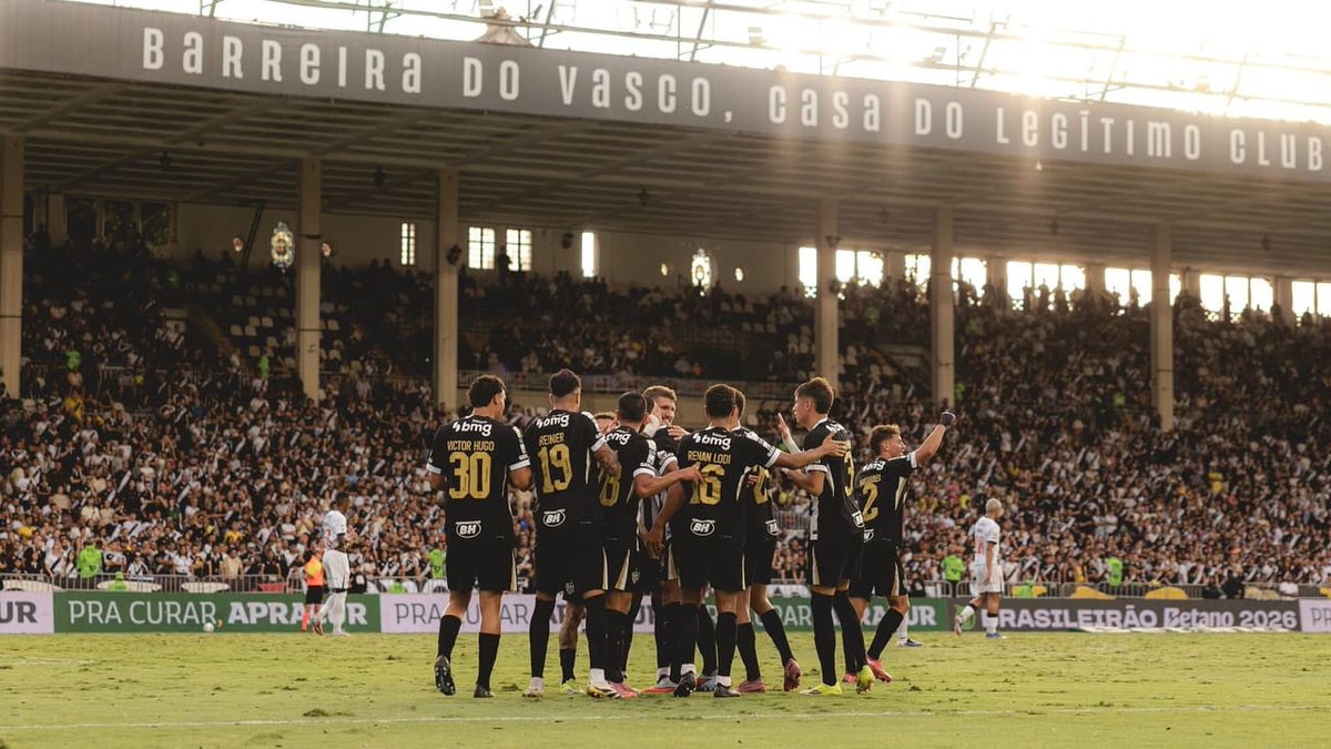 lance_vasco's tweet photo. Atlético-MG vence em São Januário e deixa o Vasco na zona de rebaixamento do Brasileirão https://t.co/zpC6FX0KFD https://t.co/lzfyyLDPVv