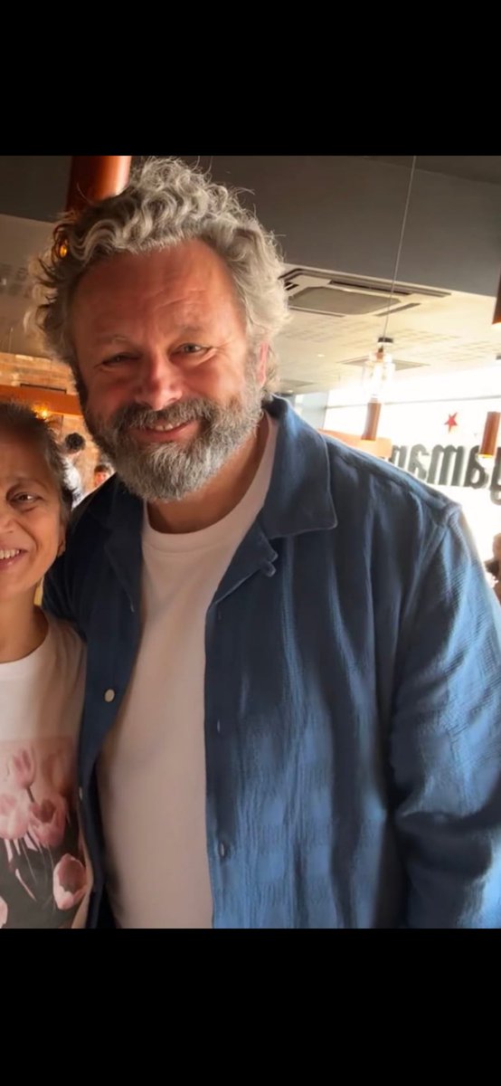 ichibtr's tweet photo. Me da una risa que Michael compra ropa nueva y la vuelve su cosa favorita hasta que ya la uso de que mil veces. Michael es como yo, repite outfit porque le gusta como se ve JAJJAJAJA Lo amo tanto jsjs https://t.co/syrPw2qFQx