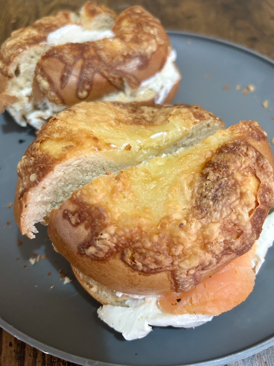 DURTYJERZEYRRAT's tweet photo. Havenโt done a #mealupdate in a minute, so hereโs my pre-night shift meal, Asiago cheese bagel (toasted) with various salmon slices and cream cheese
#ImInANewYorkStateOfMind ๐
@_Donna_Gee
@CardiffElect
@SoPrettyDoodles
@NCMAGA2024
@Vag1nawrinkle13
@DeltaZerooo @Bigpenushaver
@levy_sir @its_anewworld
@Cart_Kid_72 @TheMrsLevy