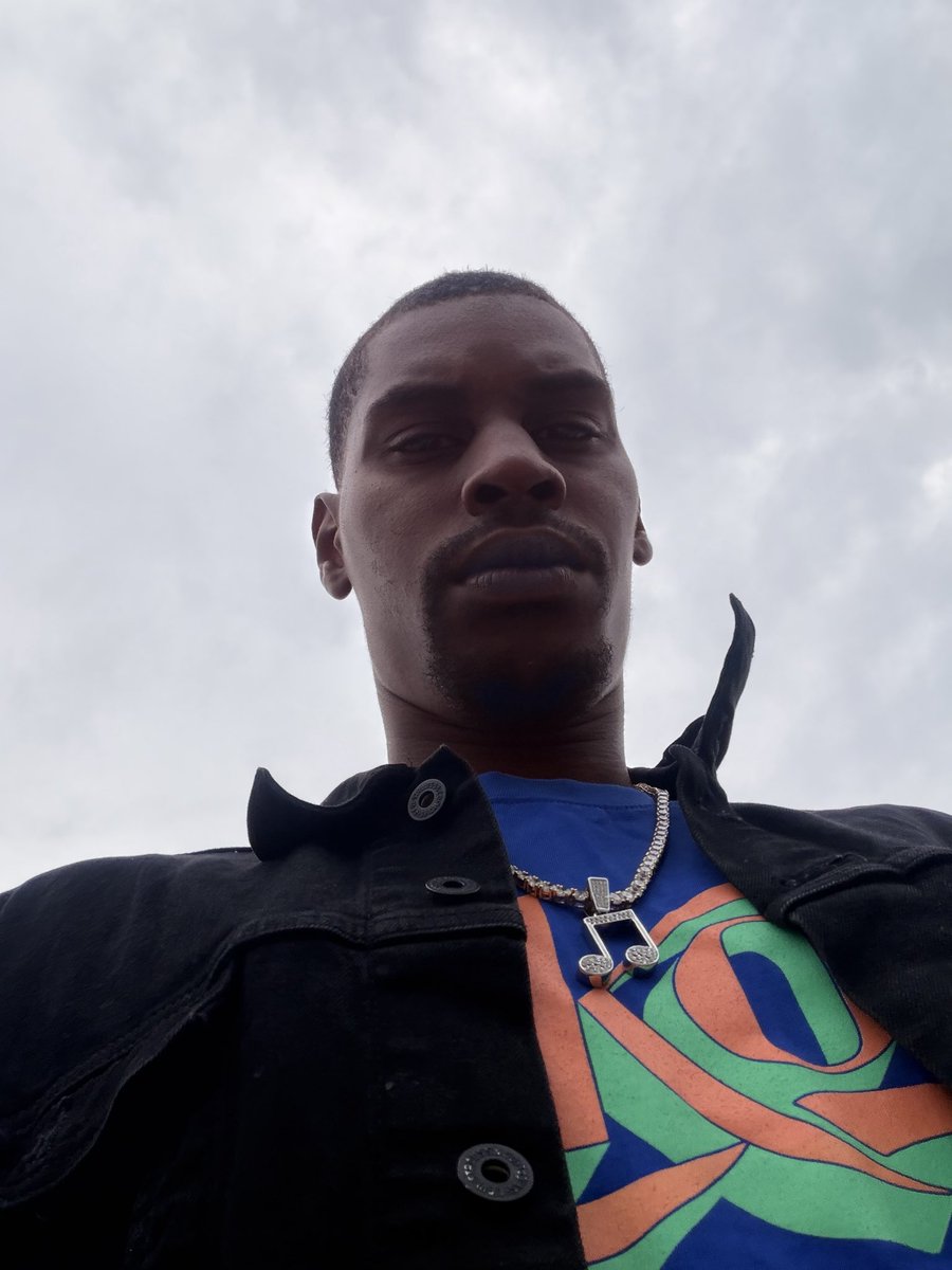 3xbigsteppa's tweet photo. I can say a lot I have woken up from a lot of things I have been through in life I never will give up times won’t be hard always just gotta keep the faith. #Music #Life #blacklivesmatters https://t.co/m6R9k23TIO