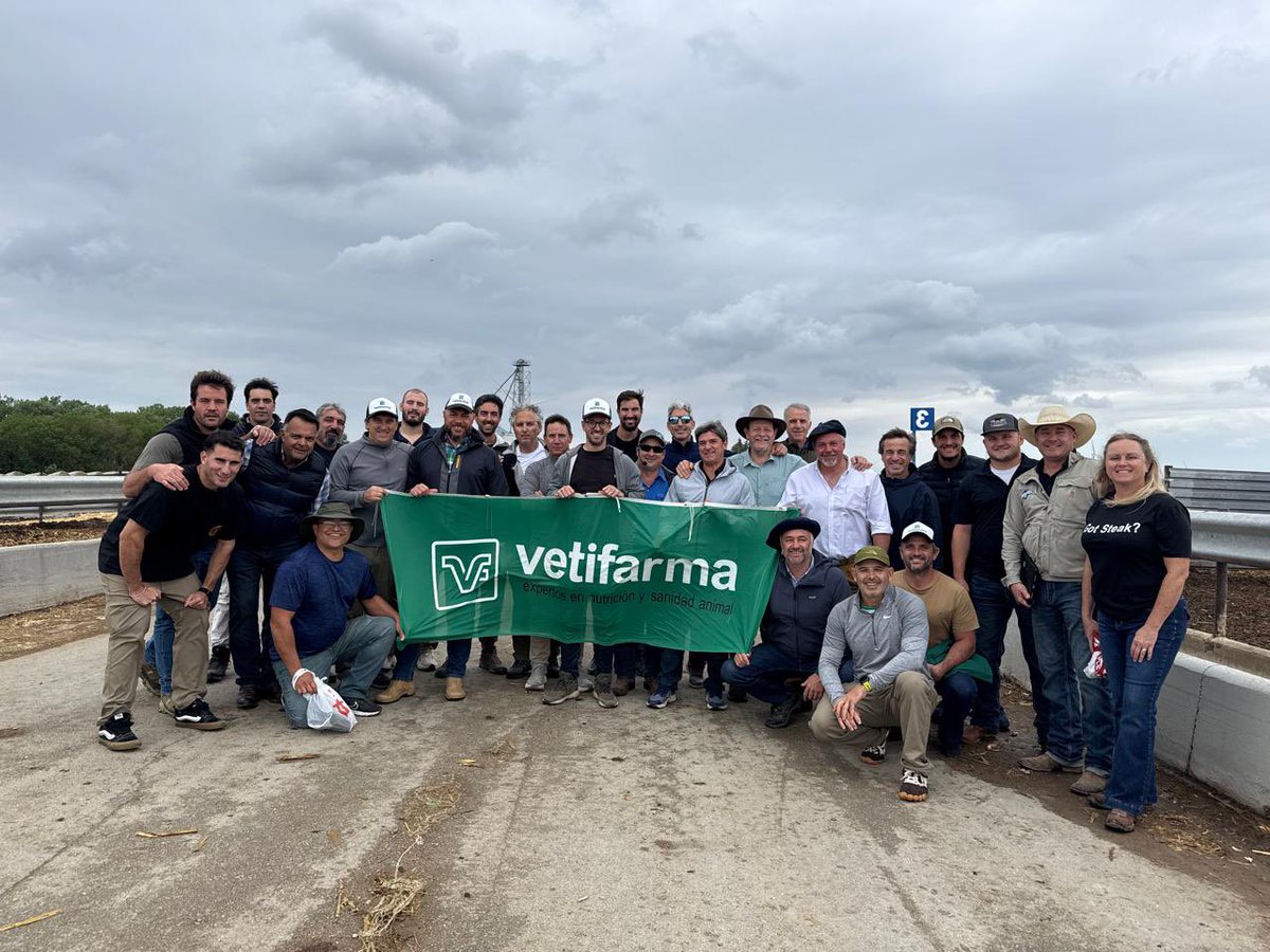 VascoSallaberry's tweet photo. Se terminó la gira ganadera por USA! Invitado por la gente de @vetifarma y @nutralmix_srl ; pudimos recorrer muchos km por Nebraska y Iowa visitando muchos feedlots, cabañas, frigoríficos y la prestigiosa Universidad de Nebraska.

Todas producciones de escala pequeña a medianas! https://t.co/Vl7TgAFFsD