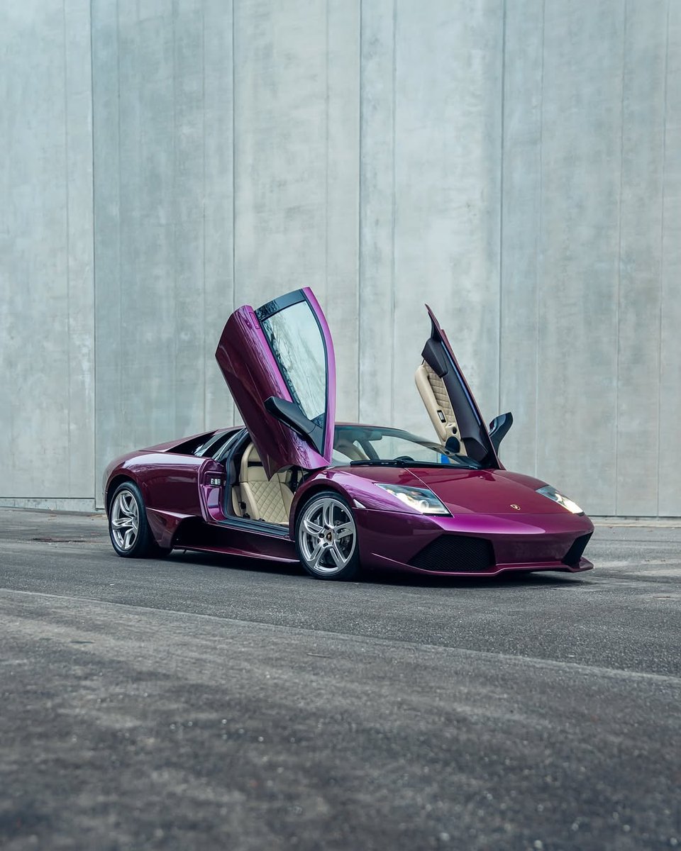 ApexDistrictX's tweet photo. Murciélago LP640 https://t.co/8RmR7yrVwW
