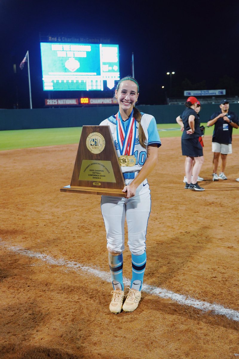 GraceeBrewer_'s tweet photo. 3x 5A State Champion!!! Best highschool career I could’ve asked for. Thank you @LakeCreek_SB for everything, I’m going to miss this program more than anything. I love each and everyone one of yall 🩵🩵🥹🥹 https://t.co/ARomM38MJu