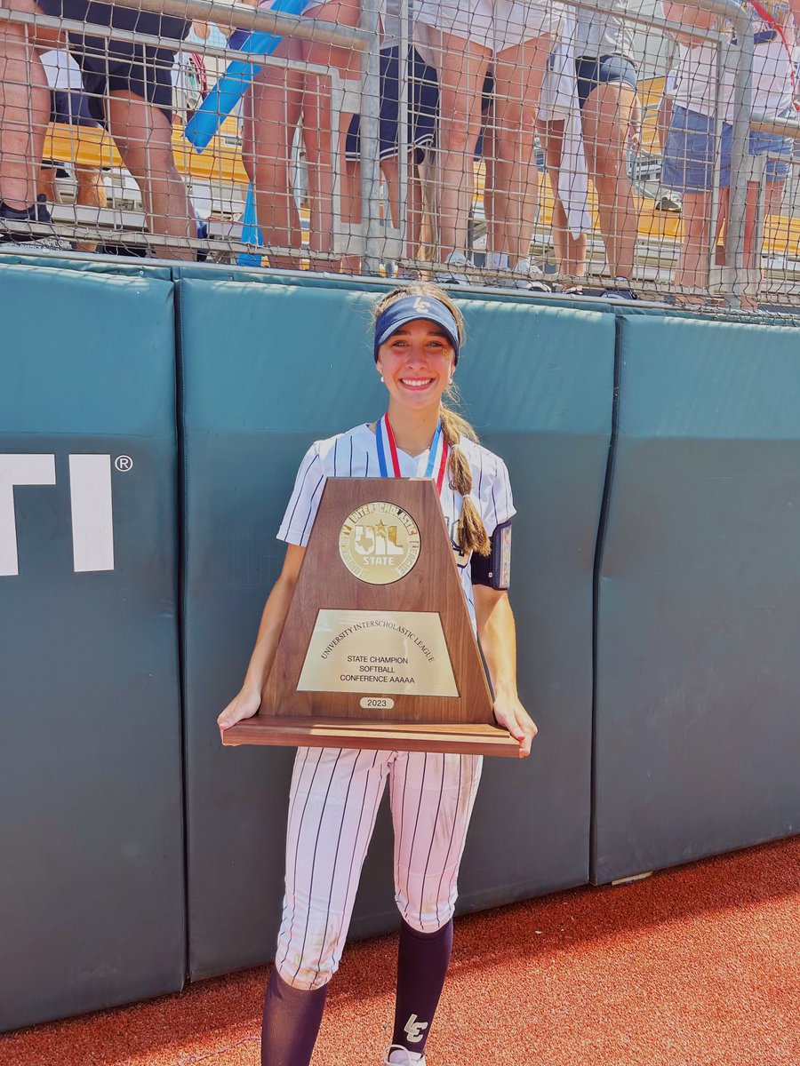 GraceeBrewer_'s tweet photo. 3x 5A State Champion!!! Best highschool career I could’ve asked for. Thank you @LakeCreek_SB for everything, I’m going to miss this program more than anything. I love each and everyone one of yall 🩵🩵🥹🥹 https://t.co/ARomM38MJu