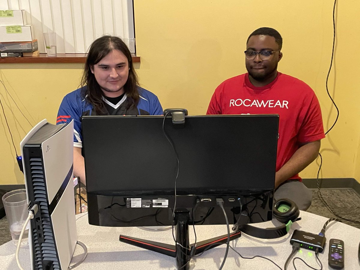 ChoiWingleung's tweet photo. Despite GB &amp; MKE invasion, RareBear gets through tough competition to get 🥈 in SF6 at FS143 GG's

🥇 @Magik4FGC | GreatFireball
🥈 @BRANDONBERRY3
🥉 @yacu_b
4 @Bari_414
5 Miich
5  TestedGnu
7  @underscorelol_
7  WaltDeWalt

VODS coming soon on YT: @AkitoFGC  @Jimmypikachuchoi https://t.co/Pj8DDxQE01