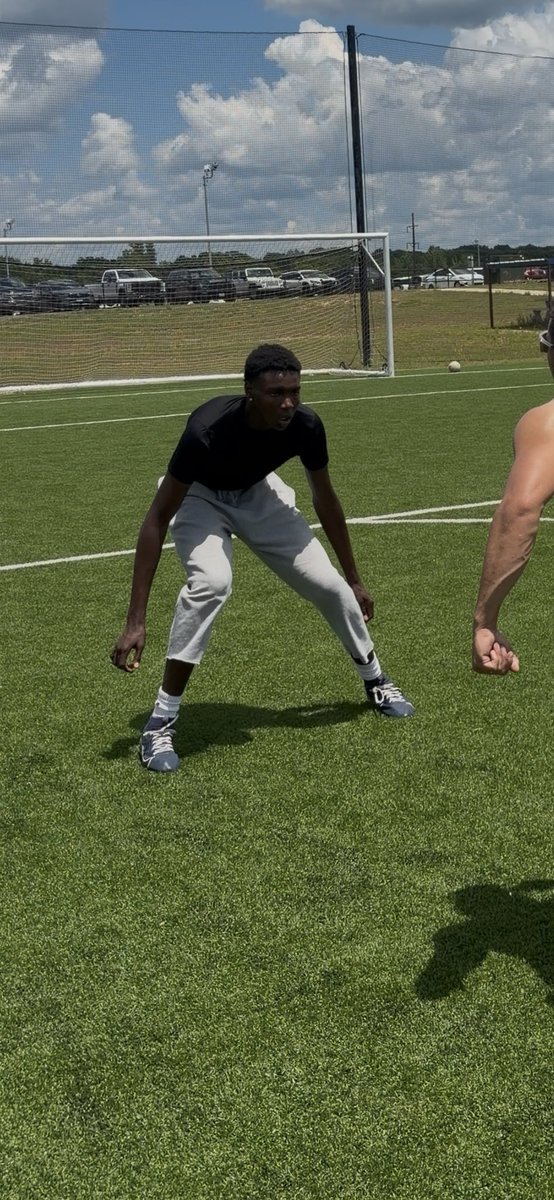 Coach_Q0's tweet photo. Putting it out there now.

Buy STOCK. 

2028 ATH @that_boybrendan 

⏳ https://t.co/WnQcuhHZDM