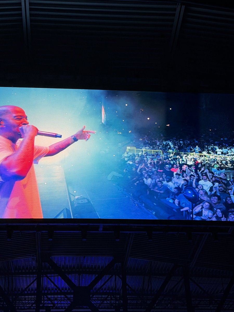 Lindiix_'s tweet photo. @KiDCuDi pics from the bristow show, such a good time🙏🙏 https://t.co/AcFpWRw9WA