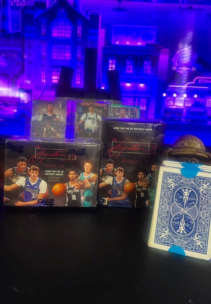 SmallTownCollec's tweet photo. Next break at 6 pm CST! 2 2026 Topps Signature Blaster Boxes! 

Highest bid gets LeBron James SP Insert out of 2026 NBA Hoops. https://t.co/hFV2LuRiYJ