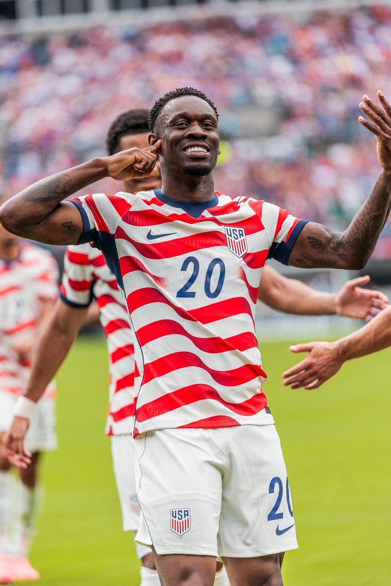 SoccerSheet's tweet photo. Final from Charlotte: 🇺🇸3 - 2🇸🇳

Goals from Dest &amp; Pulisic pushed the USA to an early 2-0 lead. Senegal equalized later on. Balogun then finished it off to end it for a W! 

Next is 🇺🇸 vs 🇩🇪 in Chicago on June 6th.

📸: @JorgeTPhotoVid https://t.co/1lSM3j0TPS