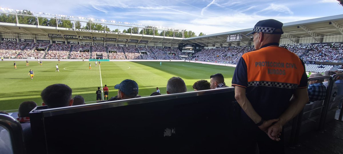 PCivilBurgos's tweet photo. ℹ️Esta tarde hemos cubierto también el partido del @Burgos_CF que pese a ganar se queda fuera del play off. 

Desde @PCivilBurgos mandamos ánimos a toda la afición y a todos los componentes del @Burgos_CF, hemos estado más cerca que nunca de volver, y… ¡volveremos! https://t.co/bztSyL0NkF