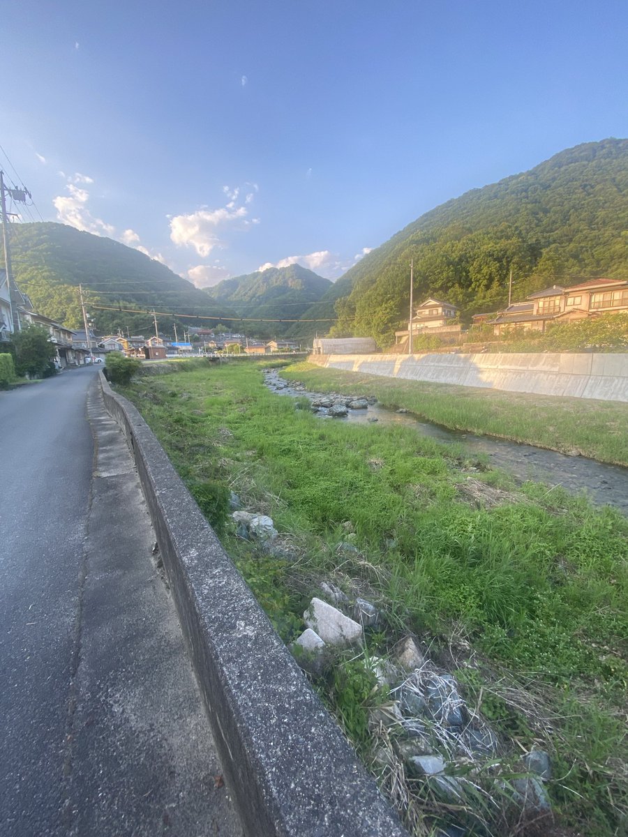 interiorkawa's tweet photo. ウチの家の前をパシャリ https://t.co/T4MZappa9G