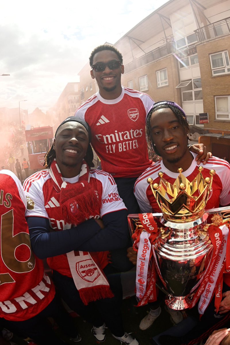 UPYOURARSENAL04's tweet photo. Noni Madueke on Instagram: “Champions! Whilst others are tweeting and posting”

🗣️ Declan Rice: “Jealousy everywhere” 

Now Chelsea fans are angry😭 https://t.co/53Uq7VMFoK