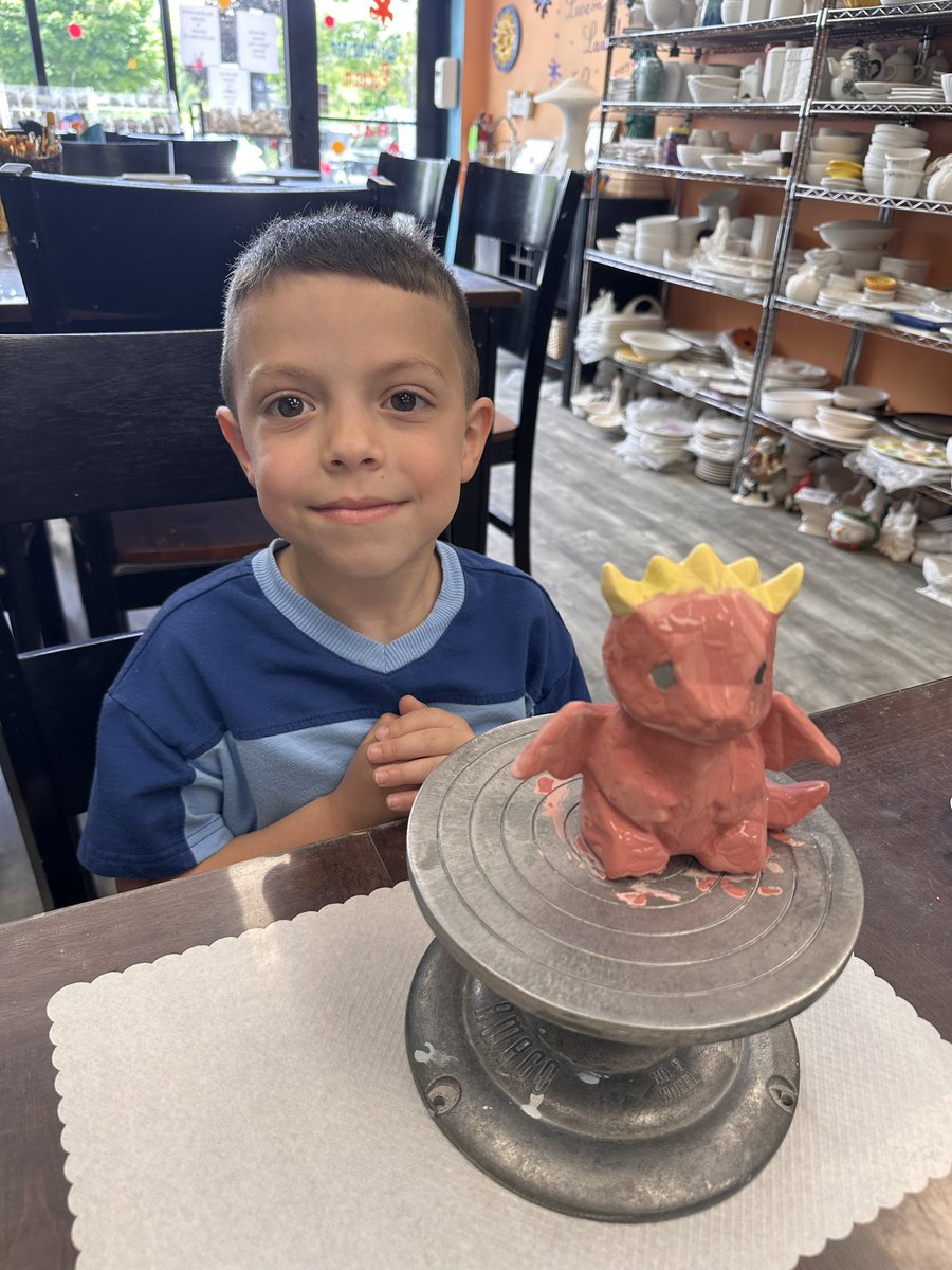 meganshea25's tweet photo. Pottery painting and ice cream with the cutest little painters who won the FR PTO auction prize! @FulmarsFinest @allyfallman https://t.co/mUSVQyHfDw