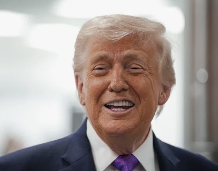 Suzierizzo1's tweet photo. I still can’t believe how millions of people think that he’s their Savior! https://t.co/sMqiBSC8bx