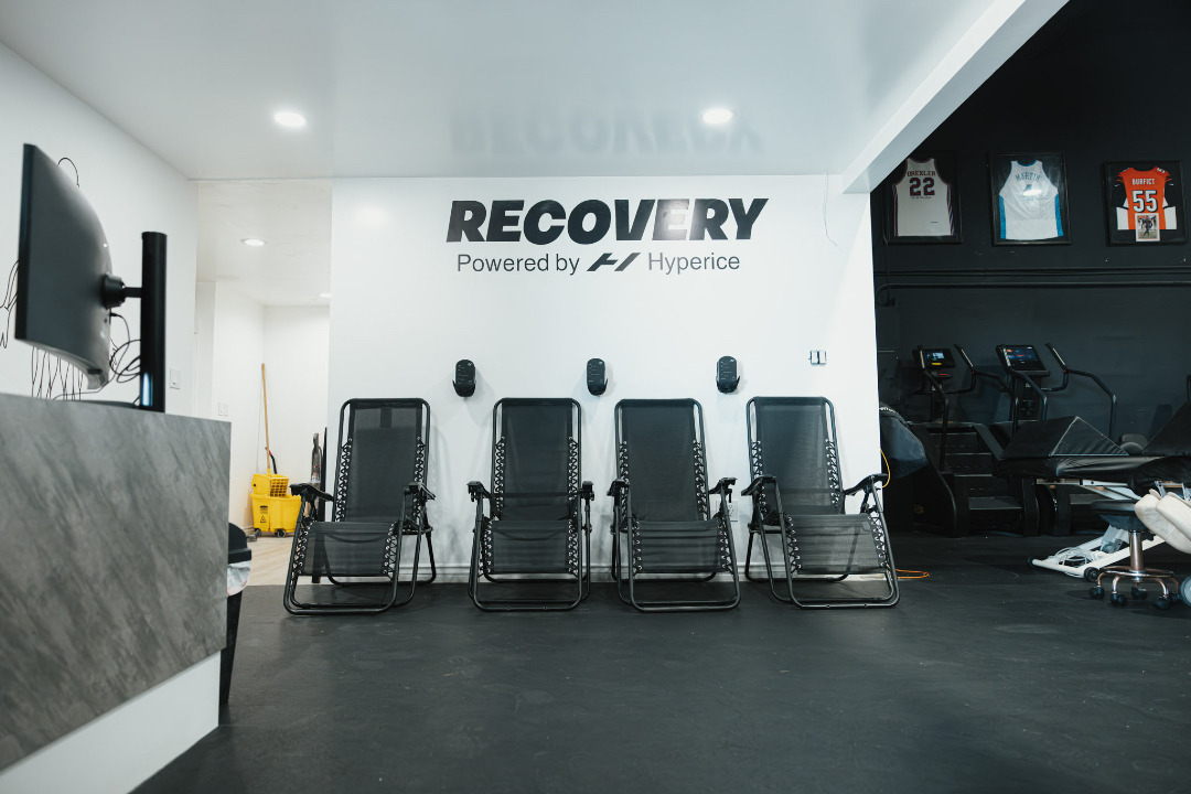 MaximizeAP's tweet photo. 🚨 NOW ACCEPTING NEW CLIENTS 🚨

Not your average gym.

💪 Strength training
⚡ Speed &amp; agility
📊 Force plate testing
🧊 Cold plunge + sauna
⚾ Sport-specific work
🔥 Elite culture
🤝 Real coaching

Get stronger, faster, leaner &amp; more confident.
link in bio 🔗 https://t.co/5uwqic4g18
