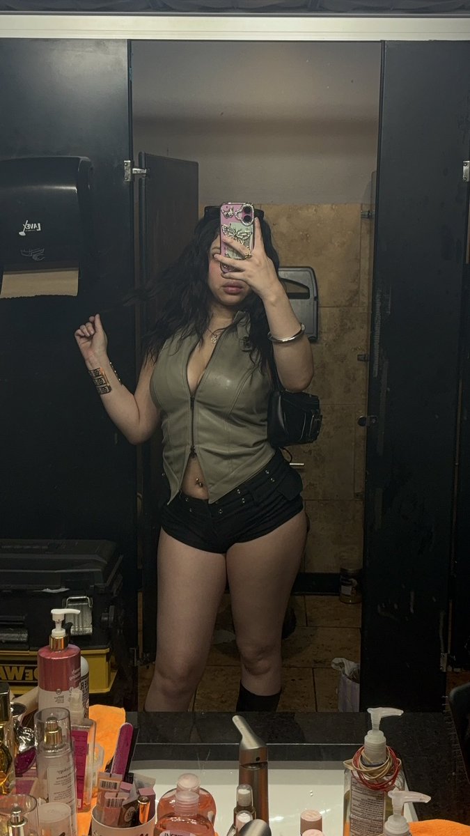 TEARS4VANE's tweet photo. i luv the strip club https://t.co/HZejPTXiFx