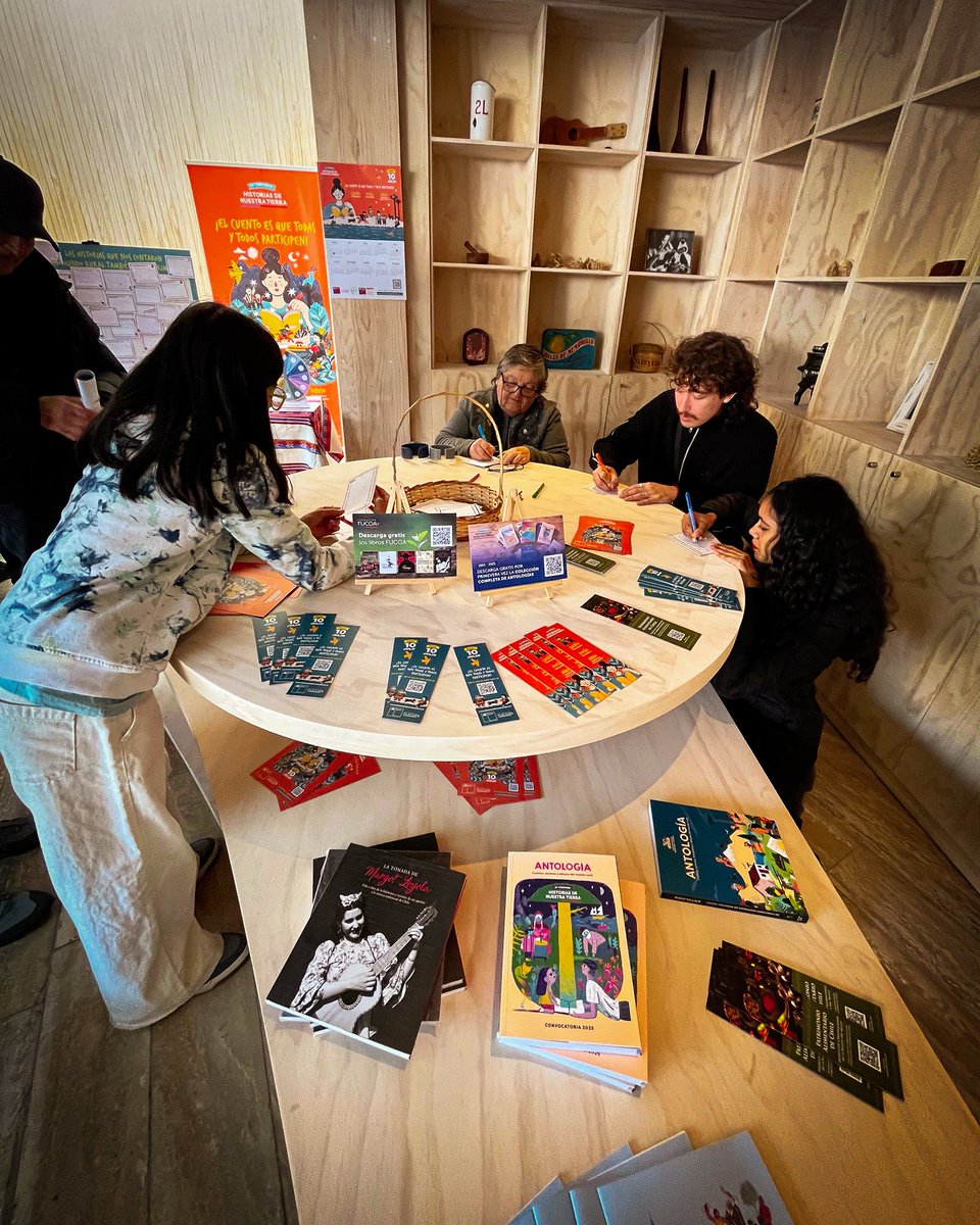 fucoa's tweet photo. ¡Gracias a todas y todos quienes fueron parte de esta gran jornada en el Museo Violeta Parra durante el #DíaDelPatrimonio! 📚✨ https://t.co/LXKqrlZkOX