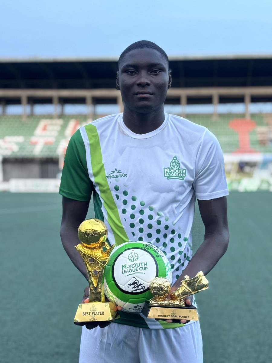 grassrunnersfc's tweet photo. 🏆 Best Player of the Tournament
⚽ Highest Goalscorer

A phenomenal campaign from Abdoulaye Agbejoye. Well deserved, Star! 🌟💚

#GrassrunnersFC #NYLC #GoldenBoot #PlayerOfTheTournament https://t.co/ba6oG92tcX