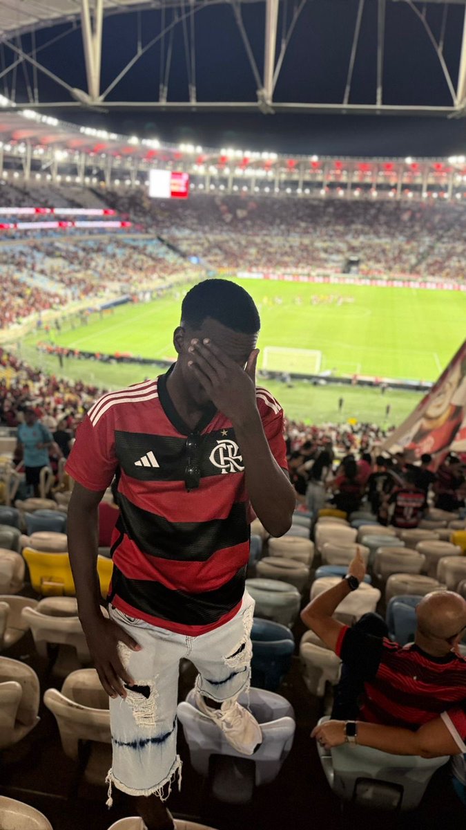 PablinhoSucess1's tweet photo. #Flamengo 
#raçarubronegra 
#maracanã https://t.co/9PYUYtI4II