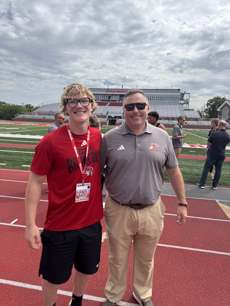 royce_clev's tweet photo. Had a great time @WabashFB today!
Thank you @CoachOlmy for inviting me and I’m excited to come back!!
@CoachShanley @LJBronchoFB https://t.co/rOSx3K7RSg
