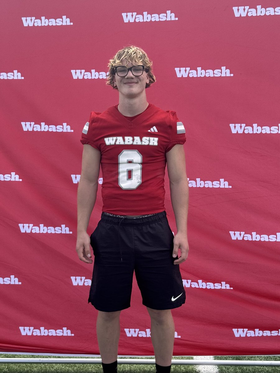 royce_clev's tweet photo. Had a great time @WabashFB today!
Thank you @CoachOlmy for inviting me and I’m excited to come back!!
@CoachShanley @LJBronchoFB https://t.co/rOSx3K7RSg