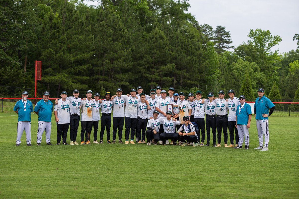gavinstreet's tweet photo. Thank you to everyone on and off the field for making this year unforgettable. So many memories have been made from our incredible season through all of the hard work that everyone put in. So glad to be a part of this team and looking forward to getting back at it next year. https://t.co/Mx5dANzLRL