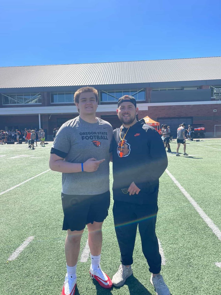 titandebolt1's tweet photo. Had a great camp at Oregon State today! 
Along with great conversations with both @JsmittyFB and @CoachB53! 
Thankful for the opportunity to come out and compete!

@Coach_Grezenko @EzeObiora2 @HSEFootball @ghud_xvi @SpencerFox7_ https://t.co/ljm9pBT5BO