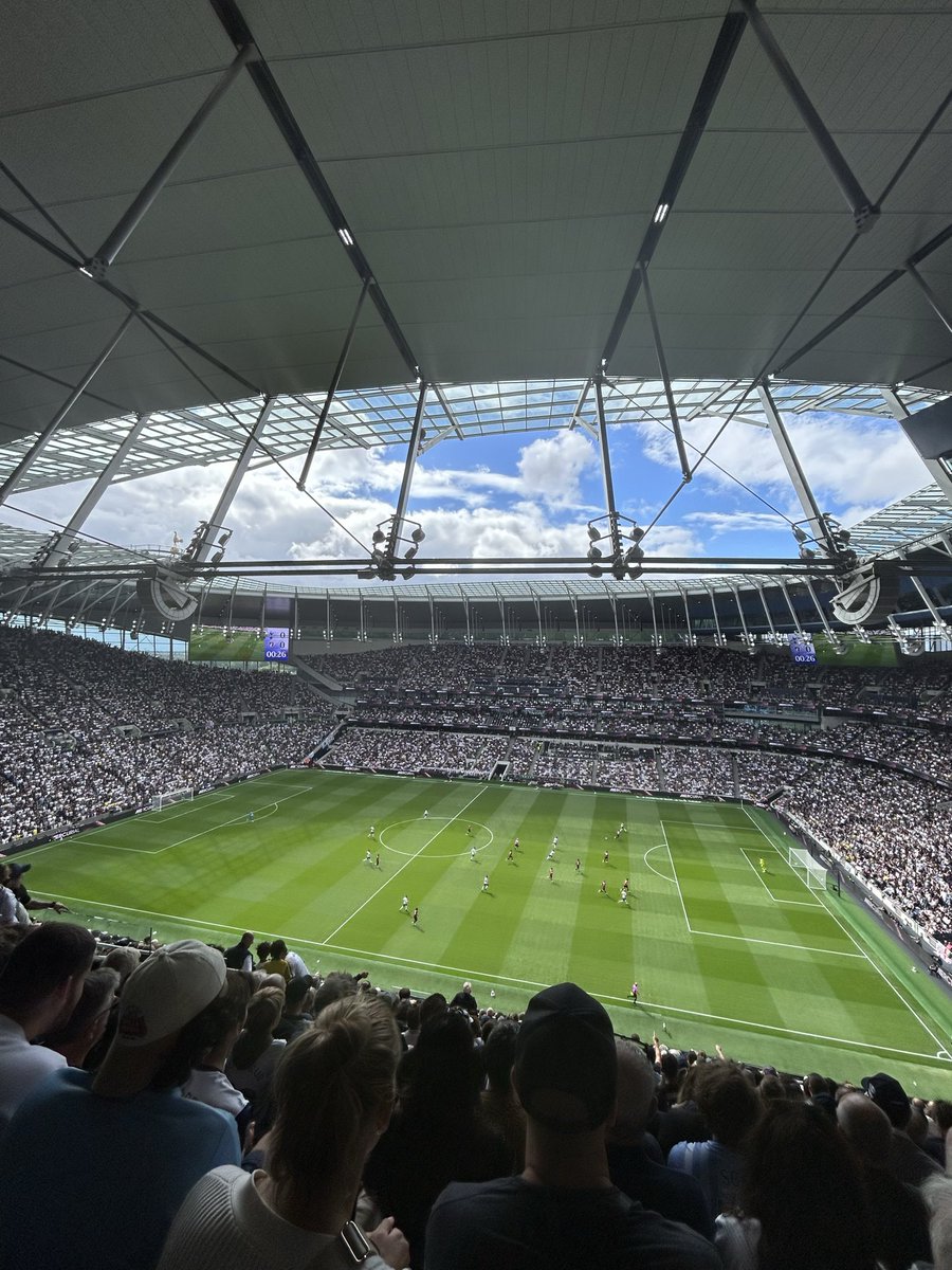 WebbMichael92's tweet photo. @Tyre_94 Actually flew to London for that 1-0 Bournemouth loss. And I will do it again. American Spurs fans are suckers for pain. https://t.co/ckJsCvPlzy