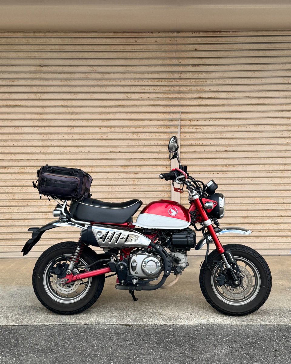 TashiroCRONE's tweet photo. CR-1 EASILY FIT INNER BIKE COVERを社員のバイクにかけてみましたシリーズ④
MONKEY125にハーフタイプをかけています。
ハーフタイプだとタイヤの土や汚れを巻き込まず、脱着時の車体へのキズのリスクを軽減できます。
https://t.co/y3P307bCAR
#CR1 https://t.co/amzJpP7k2B