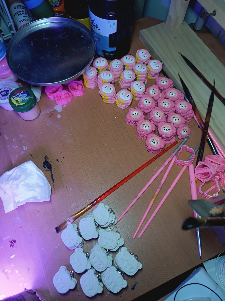 didkyungsushi's tweet photo. clay charms are almost done, cant wait for you guys to receive them!! 🩷

#EXhOhirzoninMANILA #kyungsoo #kai #chanyeol https://t.co/WUI9Kr1Fii