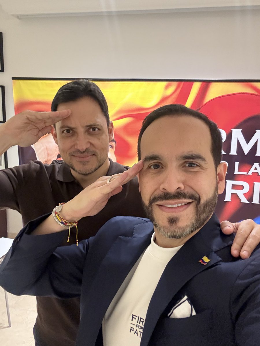 senadormotoa's tweet photo. Por Colombia, por su gente y el futuro estamos #FirmesPorLaPatria. La oposición se hace de Frente. https://t.co/YlAeRJDgJ5