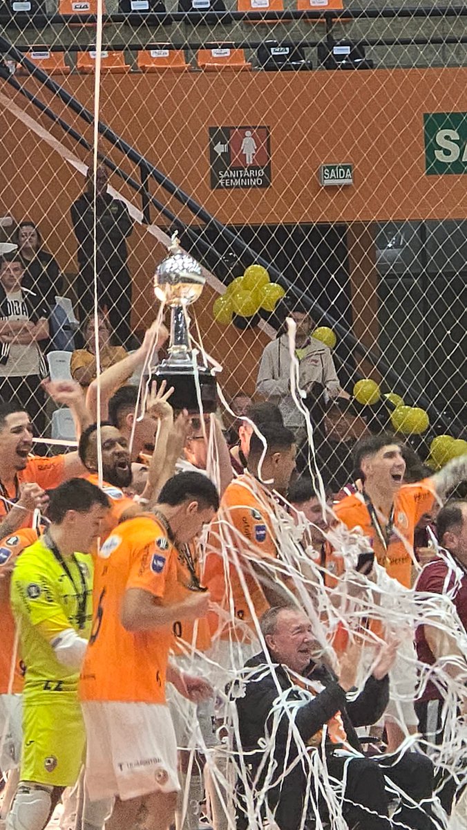 guebert69's tweet photo. imagina a aura de ir numa final de libertadores https://t.co/Jy4Szg6NFr