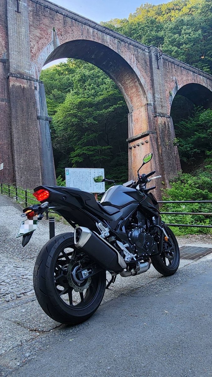 x_miya38's tweet photo. 碓氷峠、楽しかった。
おバイクに乗り始めて半年、少し走れるようになってきた。
#CB750HORNET #碓氷峠 https://t.co/7D4dAdpMB8