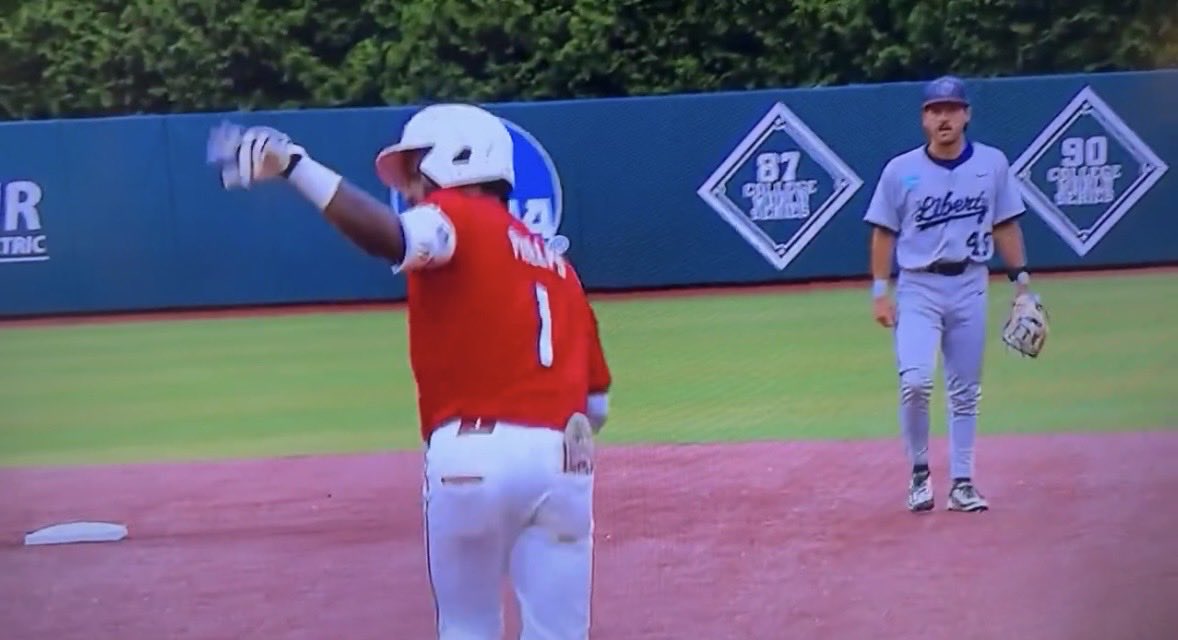 PatrickCassat's tweet photo. Georgia wins 6-1 to advance to the Super Regionals! 

Good night, Liberty. https://t.co/IvgSgT9TON