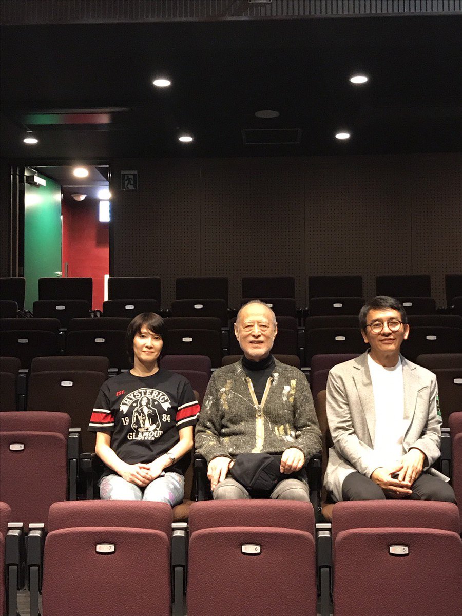 jun_A_TO's tweet photo. 6月1日になりました。
エートーは、本日10年目を迎えました。
今日は、エートーpresents10周年記念公演『恩讐の彼方』稽古初日です。
4月に、大阪芸大先輩の松尾貴史さんが桂吉坊さんとプレこけら落としをして下さって、6月には、南河内万歳一座の内藤先輩、大学恩師の筒井先生、当時の芸大舞台芸術学科長の浜畑賢吉さん、和泉修さん、オール阪神師匠がオープニングに来て下さって、春田さん演出の熱海殺人事件･売春捜査官でエートーは幕開けました。
そして、映画撮影では、堀内正美さんにもお世話になり、津川雅彦さんも御出演頂いて、エートー楽屋の壁にサイン第一号となって頂きアレから10年です。
がむしゃらに走った10年。コロナ禍も何とか踏ん張って越えました。
エートーの菱田さん、行澤さん、和子さん、堀田くん、卒業しちゃった村上君、ふなぴー、そして、ご利用頂きました皆様、ご来場賜りました皆様、これ迄ご縁を頂きました皆々様、本当に、本当にありがとうございました。
ここからは、腎臓病と共にですが、まだまだエートーと共に走ります。皆様に愛される劇場作りに励みます。
これからも、エートー共々よろしくお願い申し上げます。

神戸三宮シアター･エートー
支配人  大下順子 拝

＃神戸三宮シアターエートー
＃劇場10年目を迎えました
＃皆々様に感謝
＃恩讐の彼方稽古初日