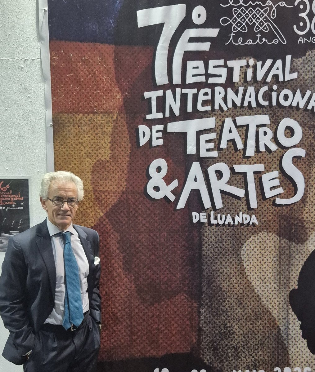 LejarretaMa's tweet photo. Renovamos o apoio financeiro ao Teatro Elinga com um novo acordo de colaboração que assinei com seu diretor, José Mena Abrantes. Foi durante a semana do 7º Festival de #Teatro e Artes de Luanda, organizado pelo Elinga; foi um evento interessante que contou com uma peça de Espanha https://t.co/olvoT826WR